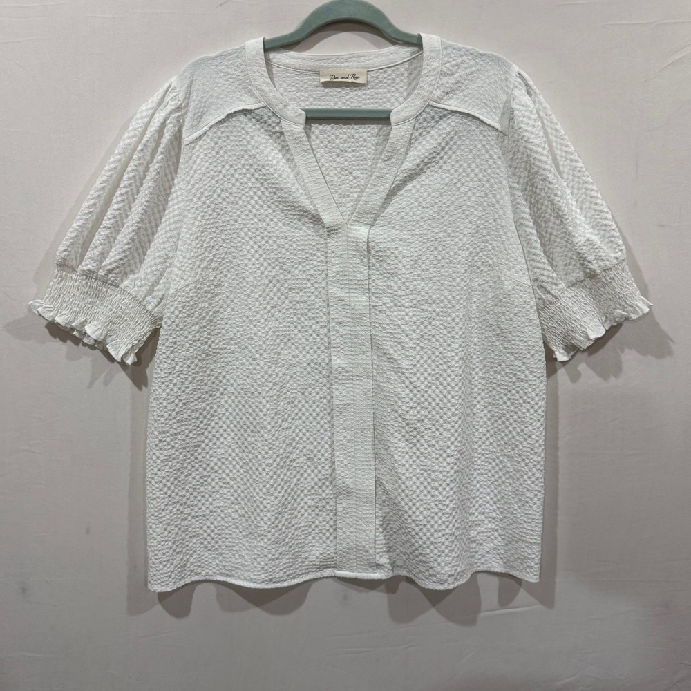 Doe and Rae White Textured Puff Sleeve V-Neck Blouse 1XL 44412TPL Smocked Cuffs